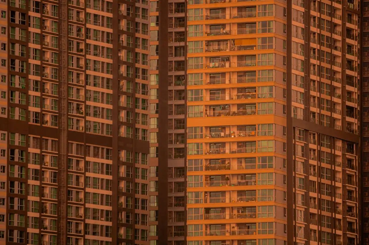 重庆家庭油烟机深度清洗技术要点与设备选型分析