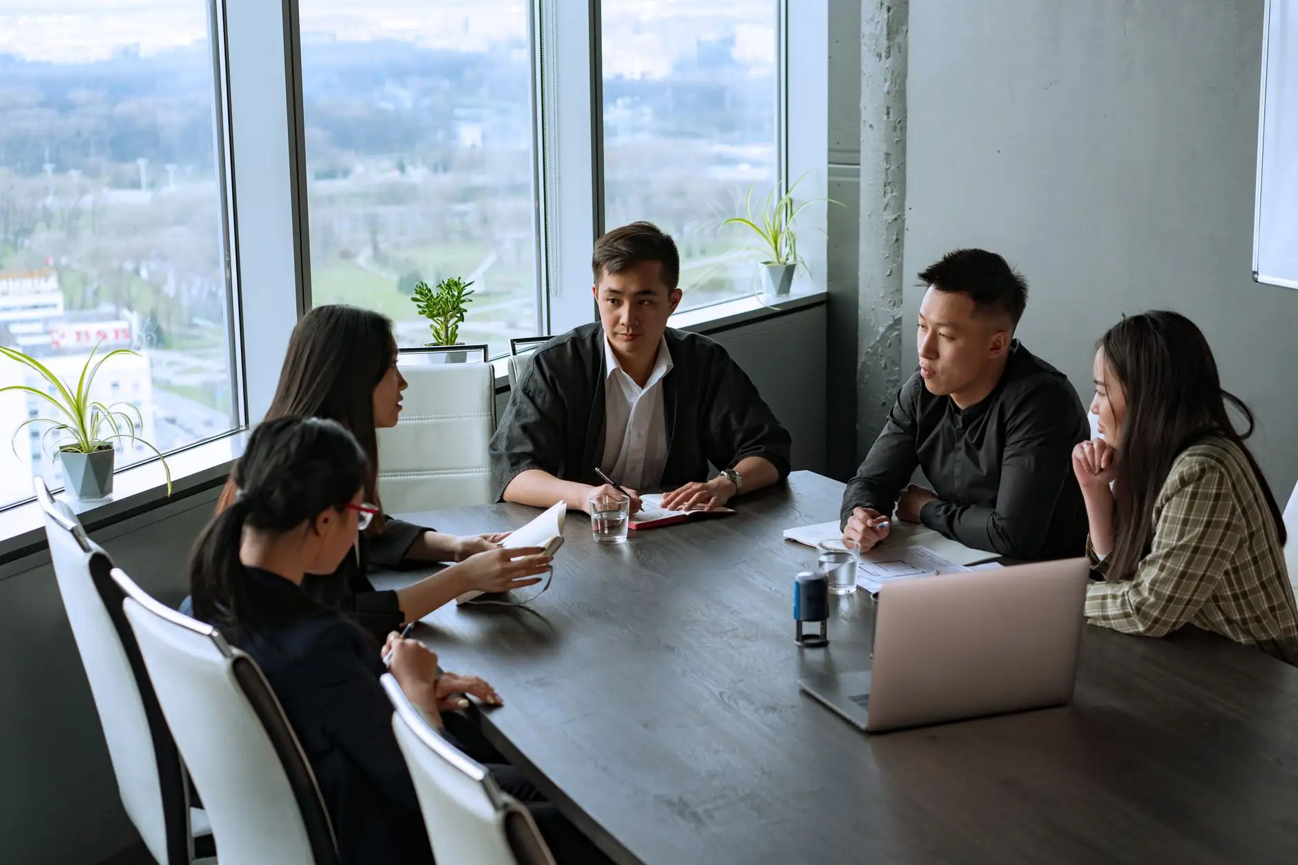 重庆家庭油烟机深度清洗技术解析：如何通过专业设备提升排烟效率与使用寿命