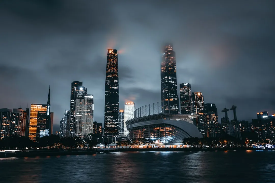 重庆家庭油烟机深度清洗周期建议与惠佳贝环保工艺说明