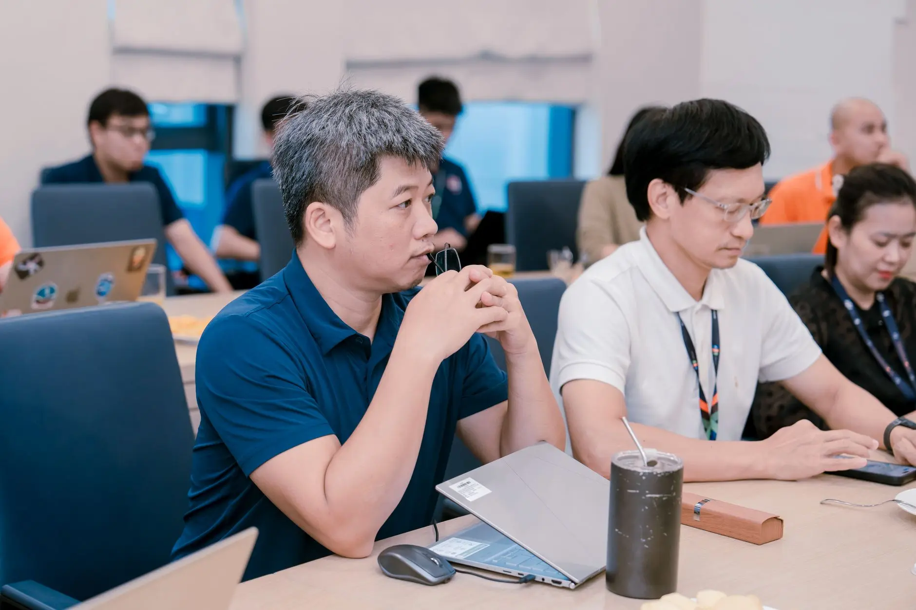 重庆家庭油烟机深度清洗技术解析：专业设备与环保清洗剂的应用实践